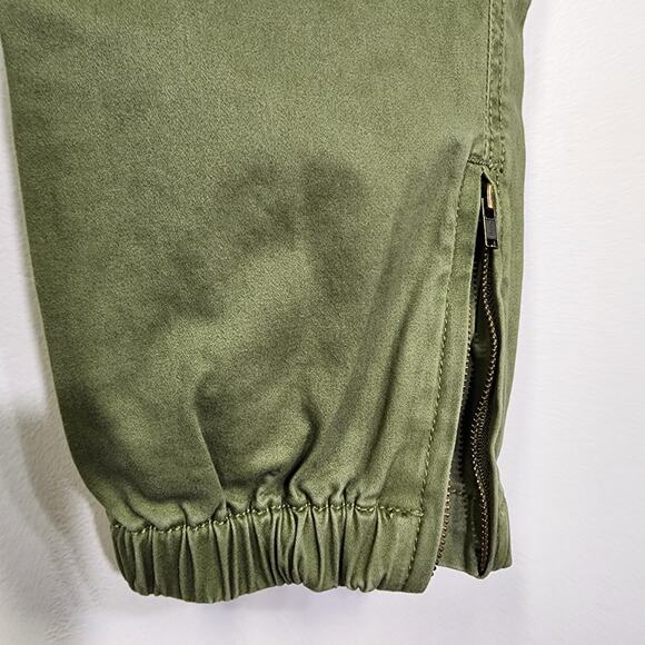 Cabi Womens Traveler Cargo Jogger Pants Olive Green Utility Size 4 Ankle Zip - Picture 7 of 9